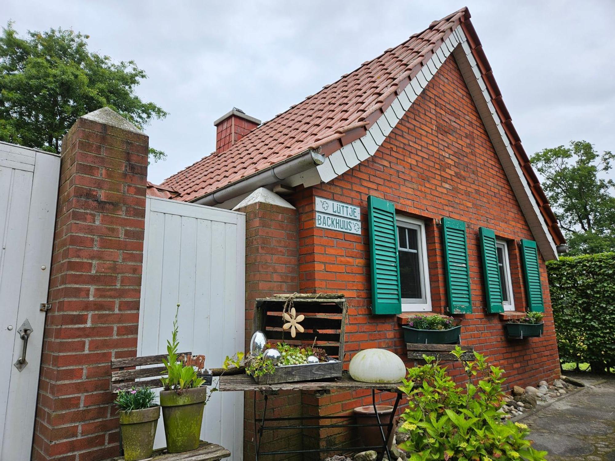 Kleines Ferienhaus Luettje Backhuus 35516 Uplengen Exterior foto